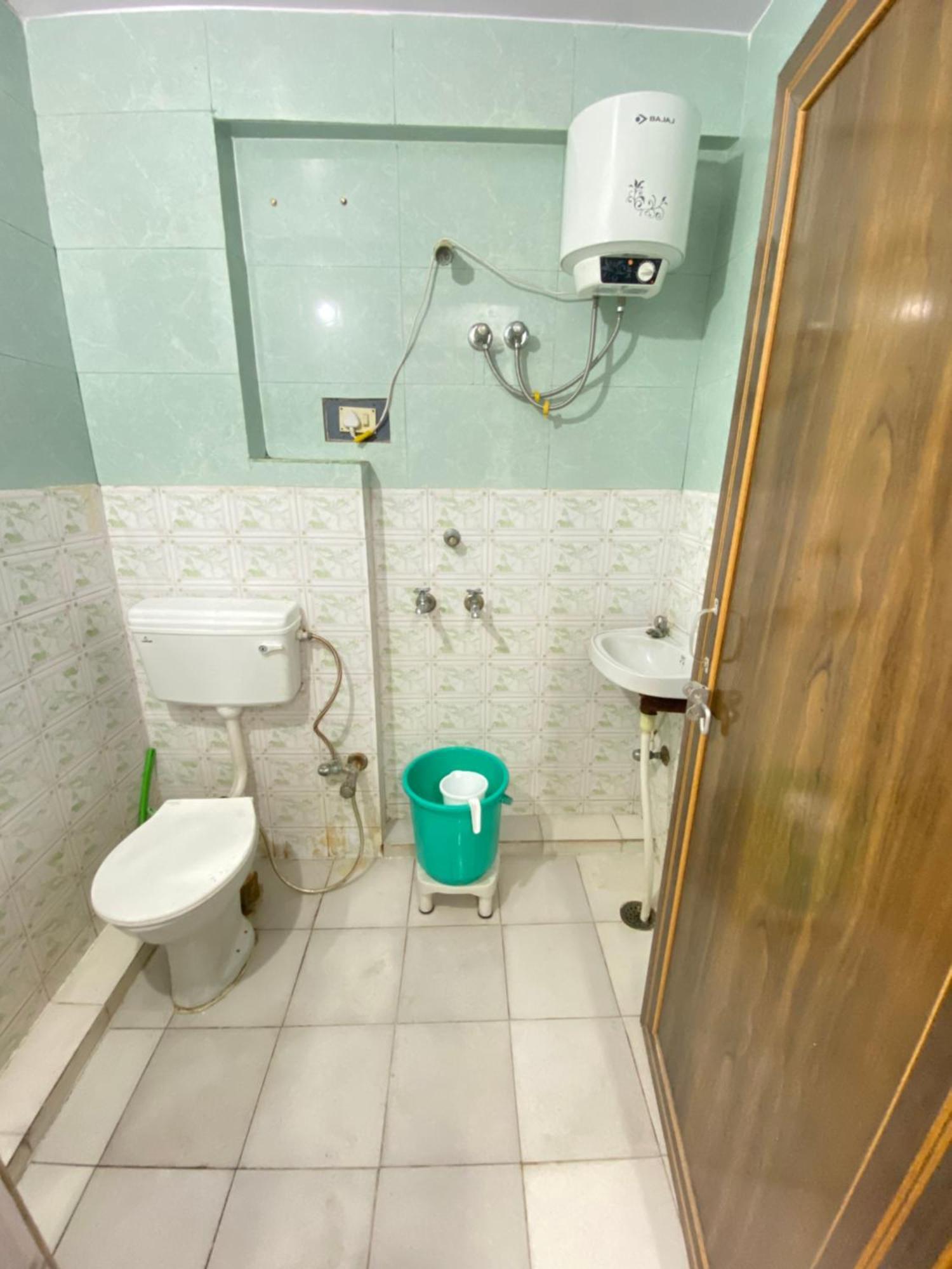 Nest - 2Bhk Independent Flat Tt Apartment Allāhābād Junction Екстериор снимка
